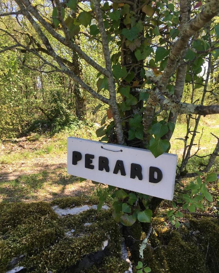 Les Gites Perard Caylus Luaran gambar